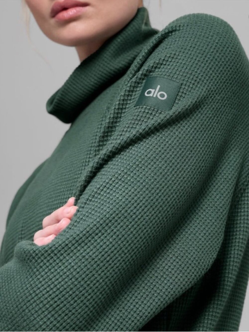 Alo Yoga *SOLD OUT* $138 Waffle Weekend Escape Mock Neck in Clover Green XS/S